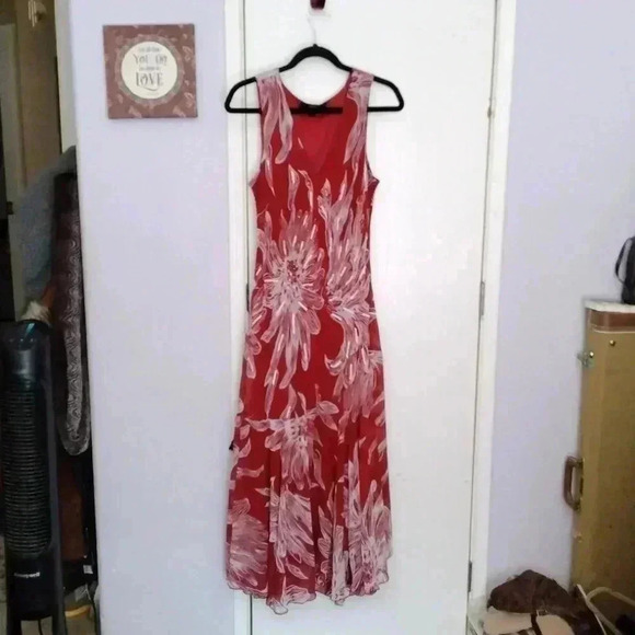 midnight velvett Dresses & Skirts - Beautiful red & white Midnight Velvet Maxi Dress